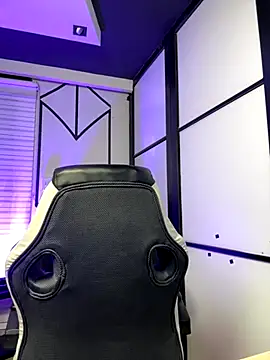 Brycce santos online show from 10-21-25, 01:45