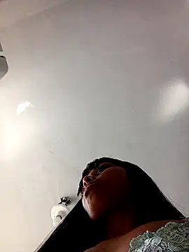 Snapshot of indiazinhabella27 chatting on 12-01-25, 05:18 indiazinhabella27 online show from 12-01-25, 05:18