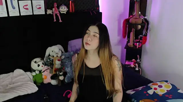 Snapshot of karlamoon23 chatting on 01-05-26, 08:45 karlamoon23 online show from 01-05-26, 08:45