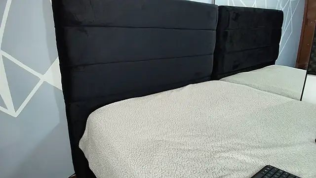 Snapshot of karlamoon23 chatting on 02-25-26, 08:40 karlamoon23 online show from 02-25-26, 08:40