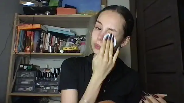 Yuna5343 online show from 12-04-25, 08:17