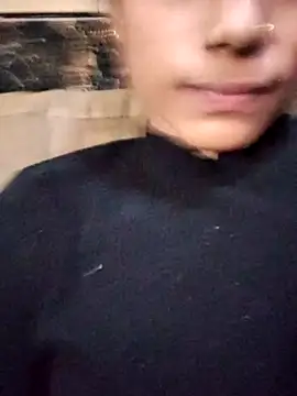 Snapshot of Nancy-queen chatting on 12-15-25, 03:05 Nancy-queen online show from 12-15-25, 03:05