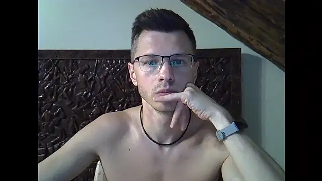 Snapshot of BehindBlueEyesss chatting on 10-06-25, 08:06 BehindBlueEyesss online show from 10-06-25, 08:06