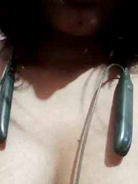 Snapshot of kaviyaponnu0987 chatting on 11-02-25, 10:39 kaviyaponnu0987 online show from 11-02-25, 10:39