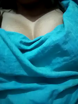 kaviyaponnu0987 online show from 02-11-26, 09:42