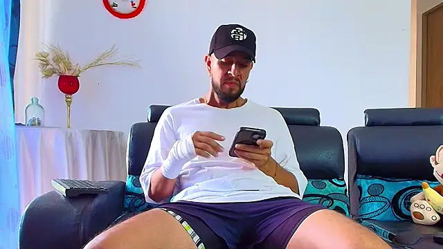 Snapshot of DaveSoldier chatting on 01-10-26, 05:37 DaveSoldier online show from 01-10-26, 05:37