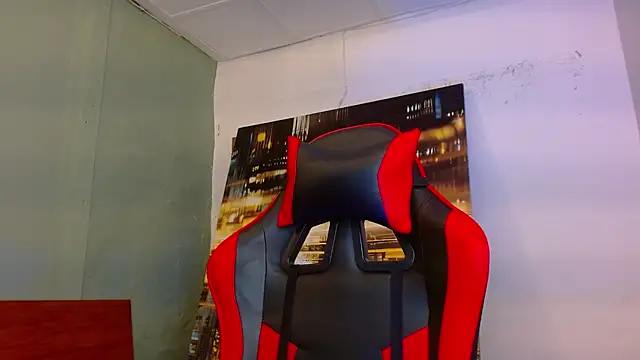 Snapshot of alexgiraldo__ chatting on 07-11-26, 03:42 alexgiraldo online show from 07-11-26, 03:42