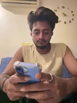 Snapshot of seenu2101 chatting on 06-18-26, 10:58 seenu2101 online show from 06-18-26, 10:58