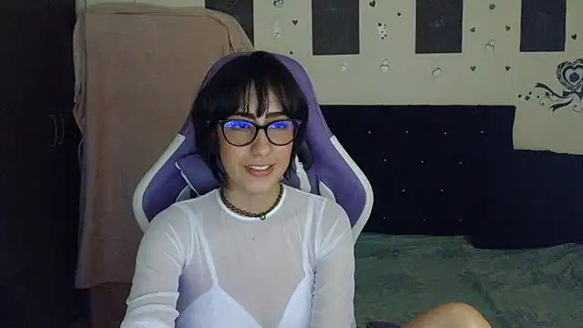 Snapshot of AvlieQueen chatting on 07-01-26, 09:22 AvlieQueen online show from 07-01-26, 09:22