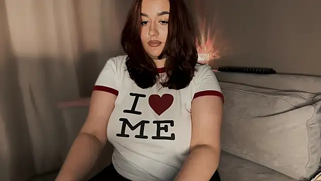 Snapshot of MissAdena chatting on 05-24-26, 11:15 MissAdena online show from 05-24-26, 11:15