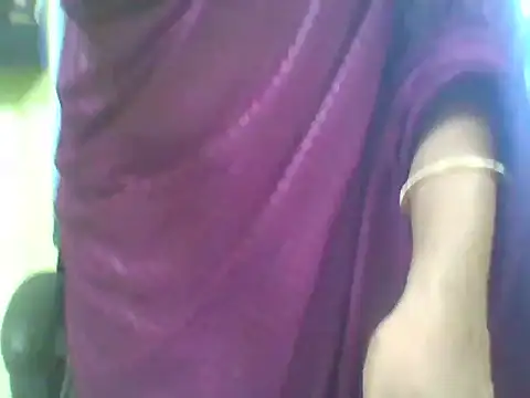 Snapshot of Hot_Rose2 chatting on 05-19-26, 02:18 Hot Rose2 online show from 05-19-26, 02:18