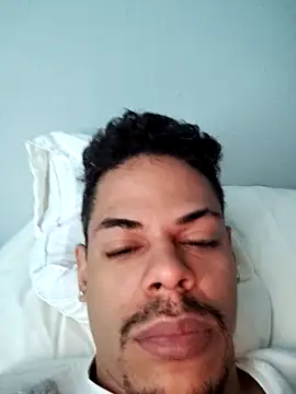 Snapshot of Yasel69 chatting on 04-16-26, 12:28 Yasel69 online show from 04-16-26, 12:28