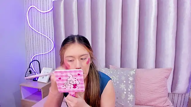 SamanthaPeachss online show from 11-20-25, 12:05