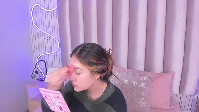 SamanthaPeachss online show from 11-22-25, 12:15