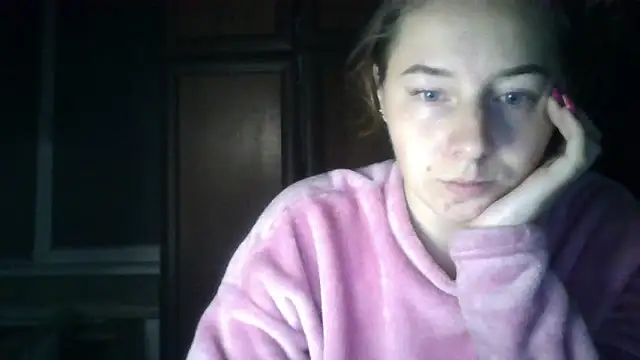 Snapshot of Kitten36 chatting on 10-13-25, 04:40 Kitten36 online show from 10-13-25, 04:40