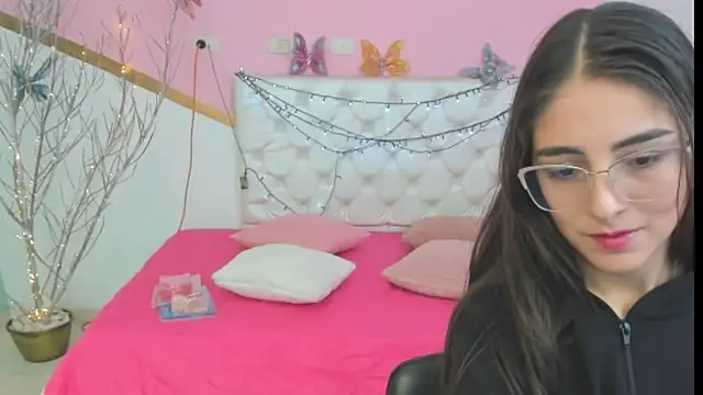 Snapshot of sofi_san chatting on 10-18-25, 01:56 sofi san online show from 10-18-25, 01:56