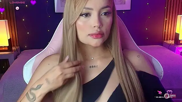 Snapshot of _meliblue chatting on 10-16-25, 07:37 meliblue online show from 10-16-25, 07:37