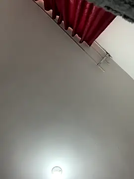 Alyha Cortes online show from 10-21-25, 12:17