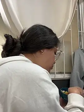 Alyha Cortes online show from 11-20-25, 01:22