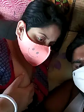 Snapshot of indiancouple659 chatting on 02-18-26, 09:38 indiancouple659 online show from 02-18-26, 09:38