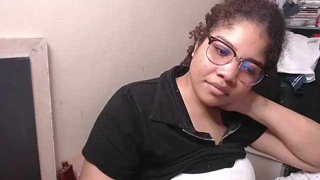 madelene online show from 03-10-25, 03:45