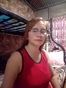 Snapshot of SexyHottMom chatting on 06-17-26, 11:01 SexyHottMom online show from 06-17-26, 11:01
