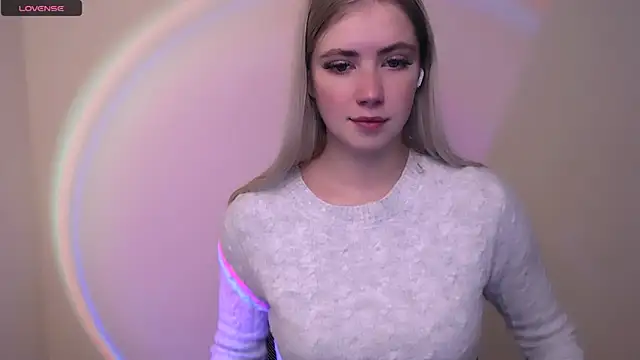 Snapshot of AliceHotty_ chatting on 10-20-25, 11:32 AliceHotty online show from 10-20-25, 11:32