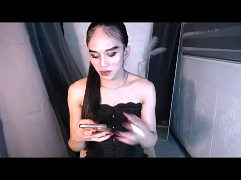 LauraSoHot online show from 11-12-25, 11:21