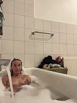 Emilia Mausi online show from 09-12-25, 07:58