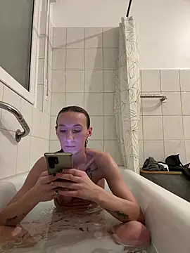 Emilia Mausi online show from 03-11-26, 08:15