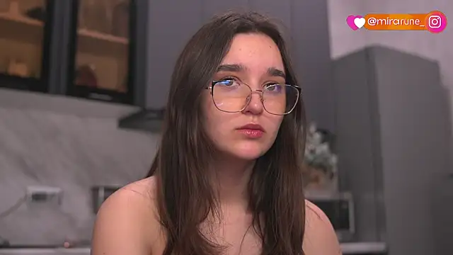 Snapshot of Mirarune chatting on 12-19-25, 01:51 Mirarune online show from 12-19-25, 01:51