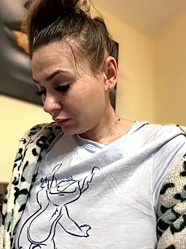 iSelena online show from 01-19-26, 09:24