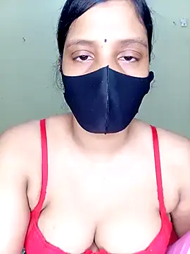 Rose-luckey online show from 10-23-25, 05:33