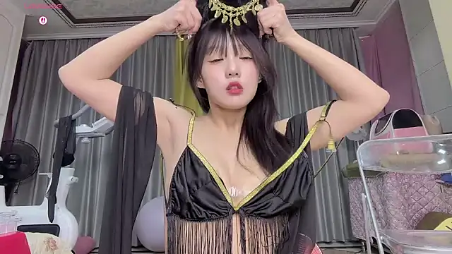 Snapshot of Yaya--728 chatting on 03-04-26, 12:00 Yaya--728 online show from 03-04-26, 12:00