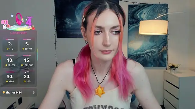 Snapshot of EasterBlink chatting on 10-25-25, 11:51 EasterBlink online show from 10-25-25, 11:51