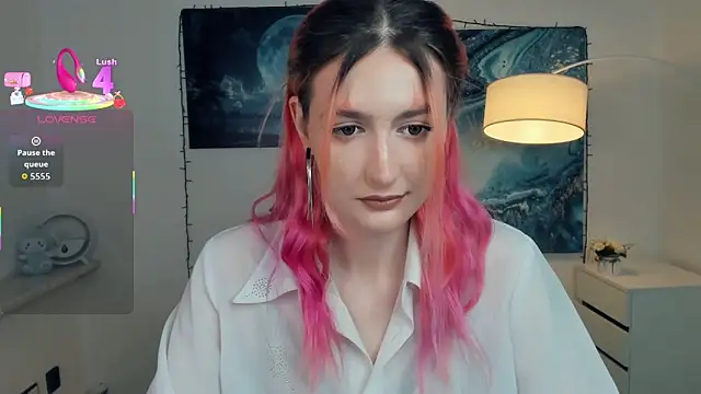 Snapshot of EasterBlink chatting on 10-31-25, 11:00 EasterBlink online show from 10-31-25, 11:00