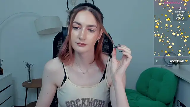 Snapshot of EasterBlink chatting on 12-04-25, 10:35 EasterBlink online show from 12-04-25, 10:35