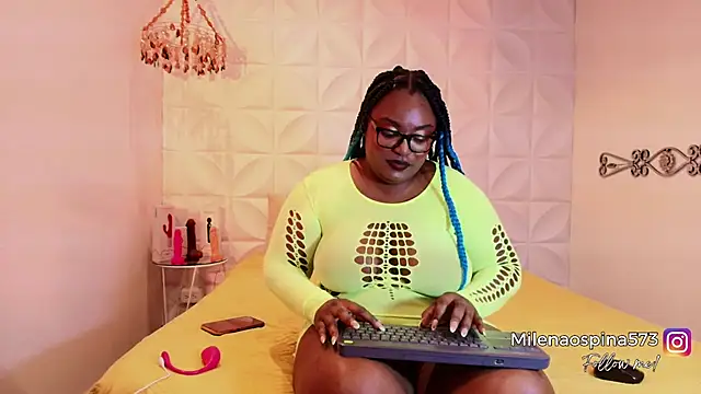 Snapshot of may_storm chatting on 11-18-25, 03:45 may storm online show from 11-18-25, 03:45