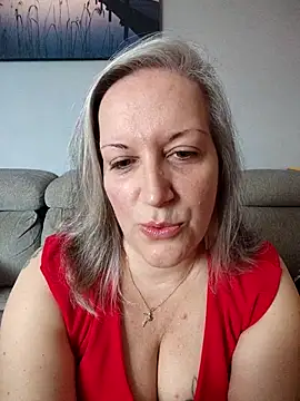 Snapshot of Feelineducentre chatting on 10-06-25, 09:18 Feelineducentre online show from 10-06-25, 09:18