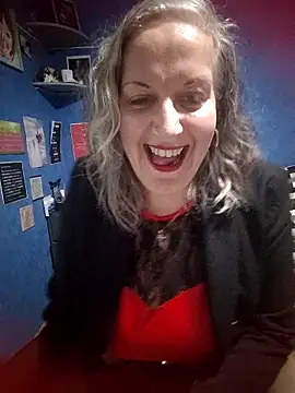 Snapshot of Feelineducentre chatting on 10-09-25, 07:23 Feelineducentre online show from 10-09-25, 07:23