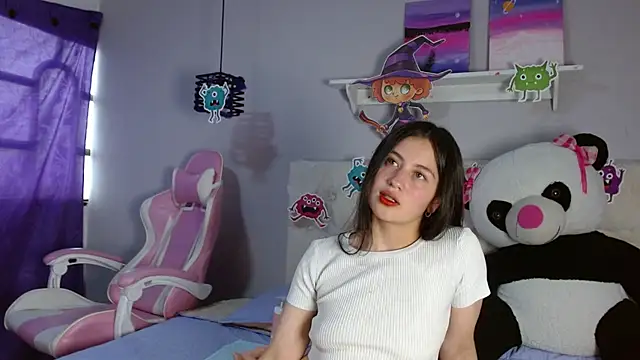 Zaaida  online show from 10-30-25, 01:45