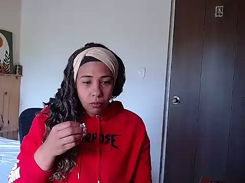 IVONNE COLLINS33 online show from 09-23-25, 05:38