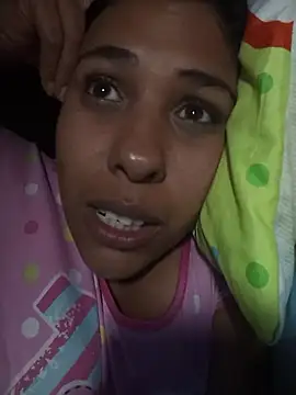 IVONNE COLLINS33 online show from 04-15-26, 03:24