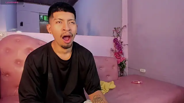 AxelAndJeremy online show from 11-21-25, 03:16