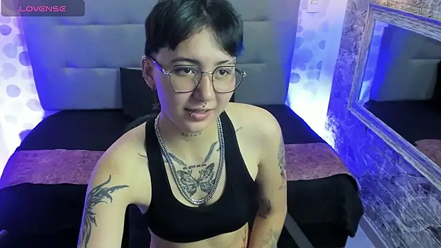 emahills  axelrose online show from 09-22-25, 08:33