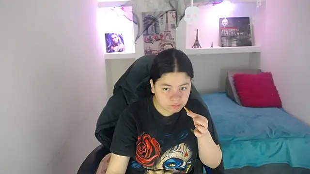 Snapshot of greiccy_20 chatting on 10-31-25, 04:46 greiccy 20 online show from 10-31-25, 04:46