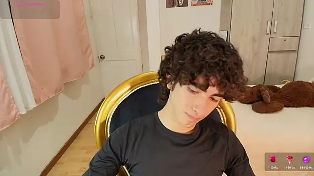 Nude Boy18 online show from 11-12-25, 12:11