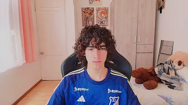 Nude Boy18 online show from 03-19-26, 07:18