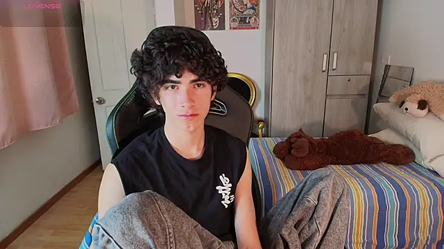 Nude Boy18 online show from 04-08-26, 11:27