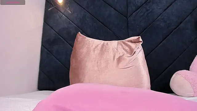 momo ayasse online show from 02-17-26, 04:09